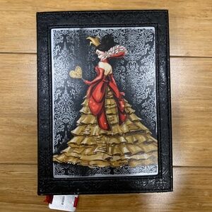 NEW Disney Villains Collection - Queen of hearts Notebook